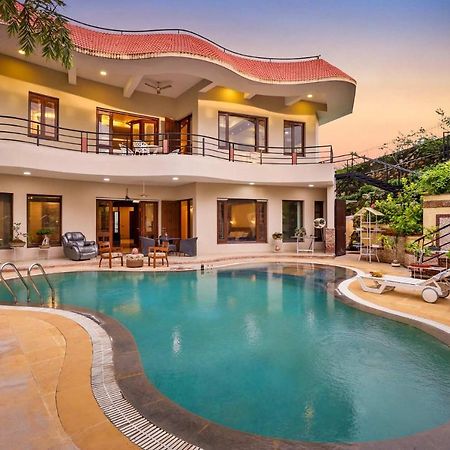 Stayvista'S Prakriti Farms With Outdoor Pool, Complimentary Breakfast And Hi-Tea Udaipur Buitenkant foto