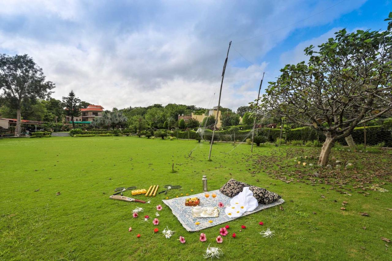 Stayvista'S Prakriti Farms With Outdoor Pool, Complimentary Breakfast And Hi-Tea Udaipur Buitenkant foto