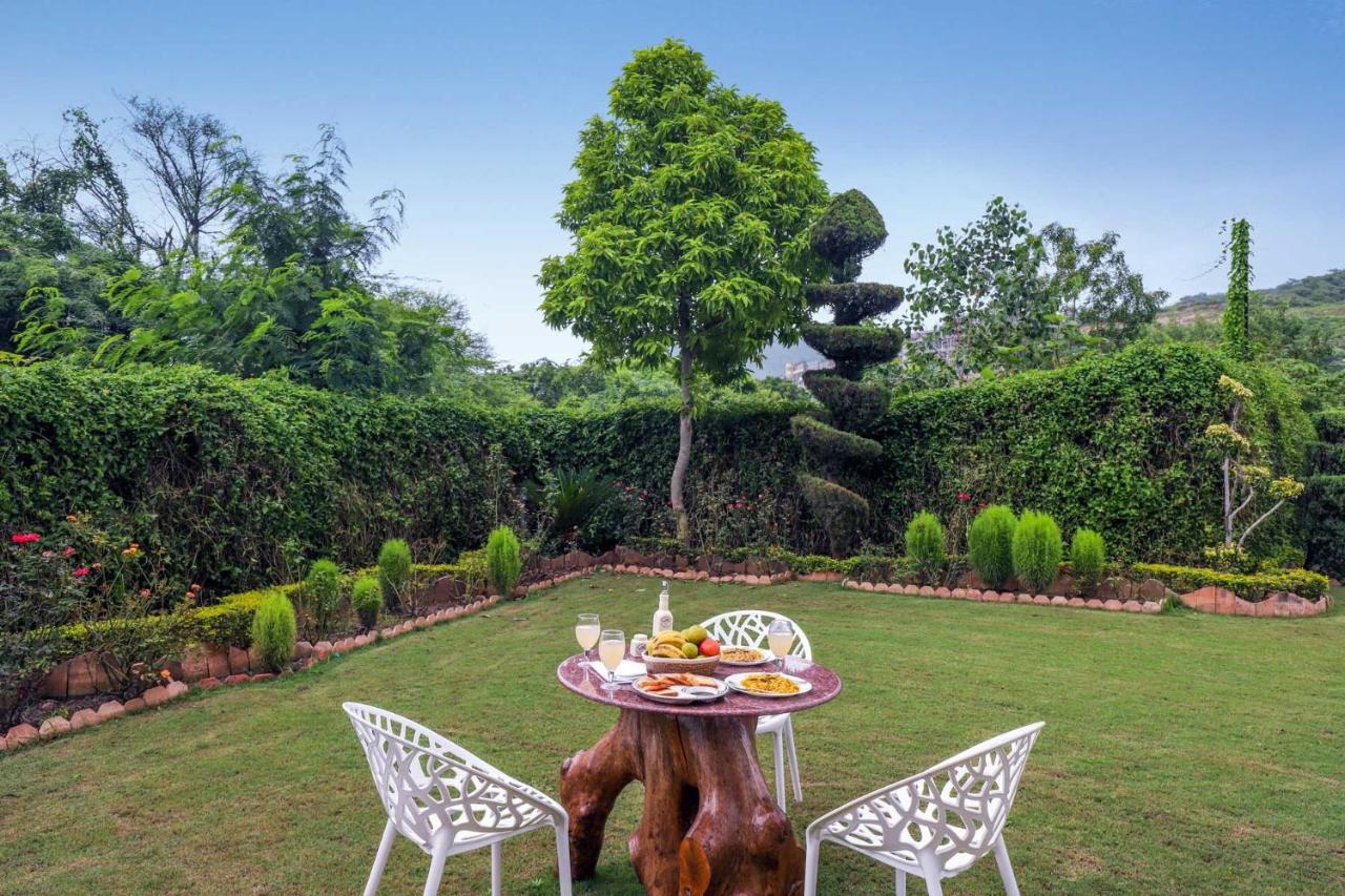 Stayvista'S Prakriti Farms With Outdoor Pool, Complimentary Breakfast And Hi-Tea Udaipur Buitenkant foto