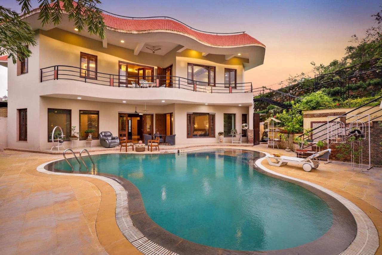 Stayvista'S Prakriti Farms With Outdoor Pool, Complimentary Breakfast And Hi-Tea Udaipur Buitenkant foto