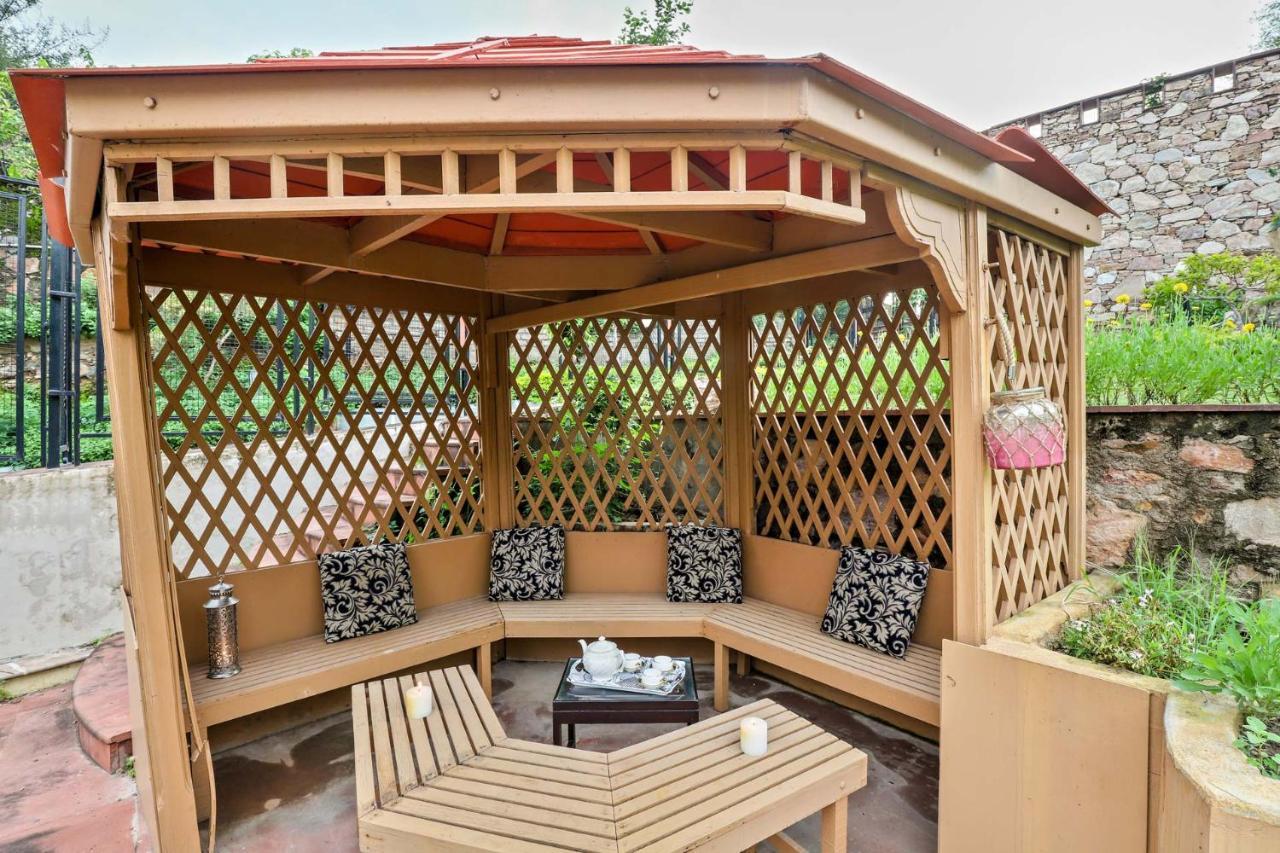 Stayvista'S Prakriti Farms With Outdoor Pool, Complimentary Breakfast And Hi-Tea Udaipur Buitenkant foto