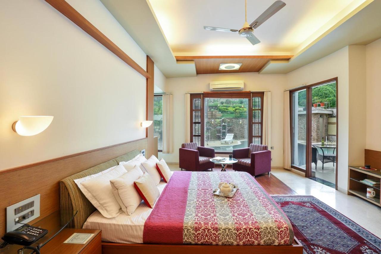 Stayvista'S Prakriti Farms With Outdoor Pool, Complimentary Breakfast And Hi-Tea Udaipur Buitenkant foto